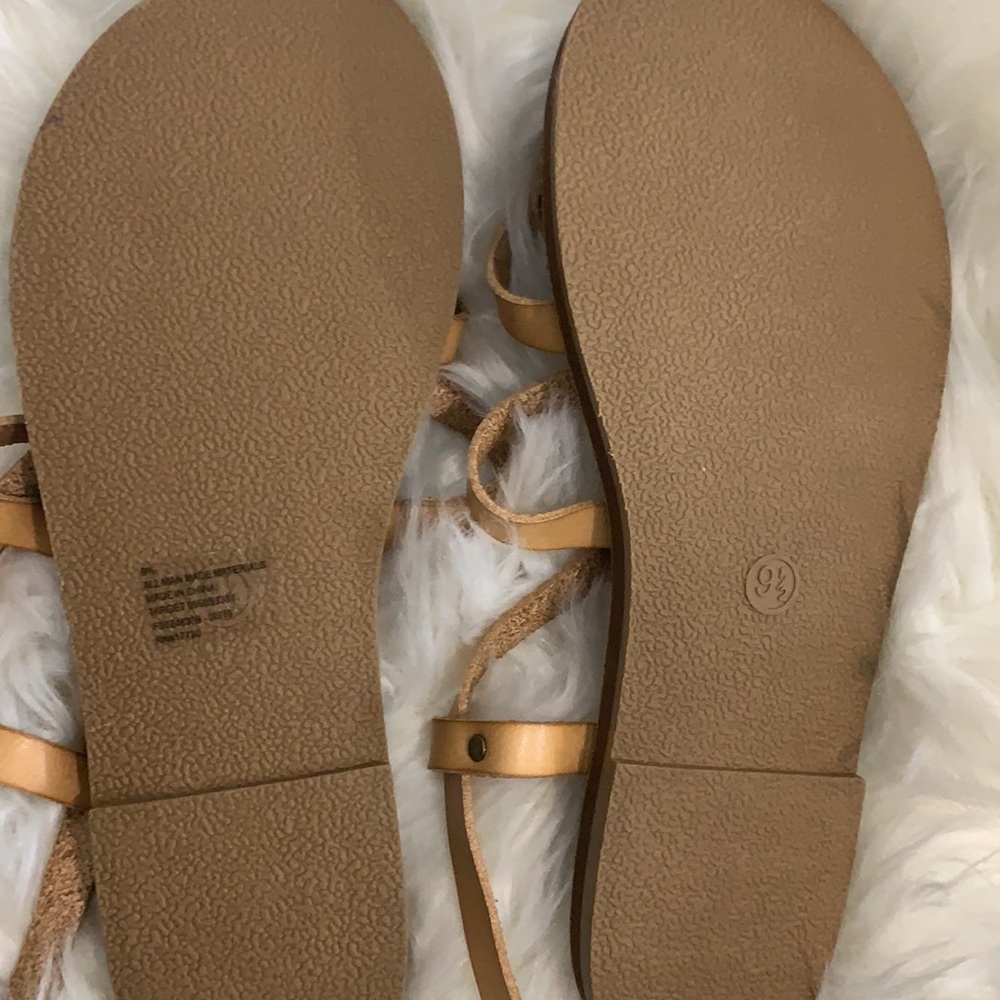 Camel Sandals never used. - Picture 2 of 4